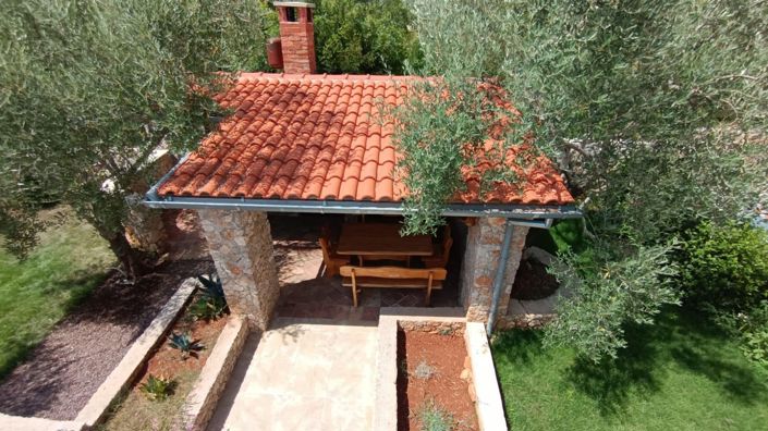 Image No.17-5 Bed Property for sale