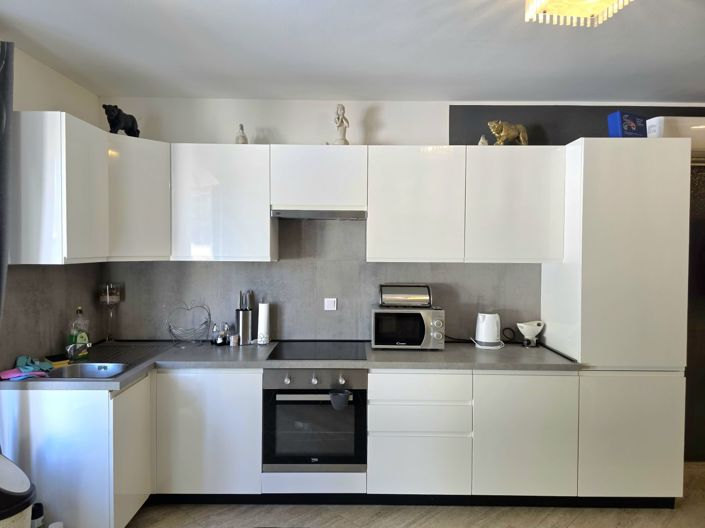 Image No.11-4 Bed Property for sale