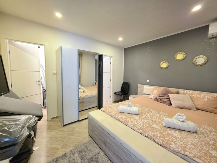 Image No.16-4 Bed Property for sale