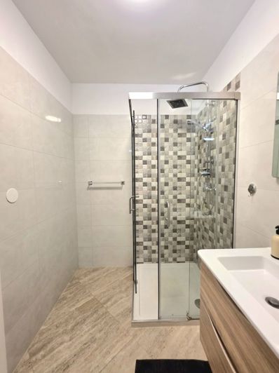 Image No.18-4 Bed Property for sale