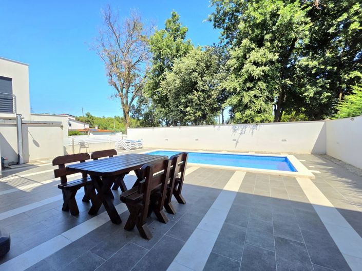 Image No.21-4 Bed Property for sale