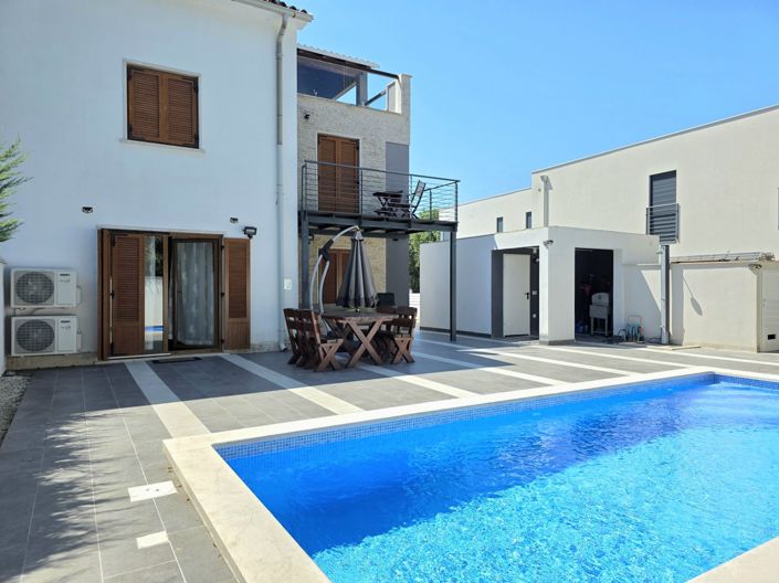 Image No.5-4 Bed Property for sale