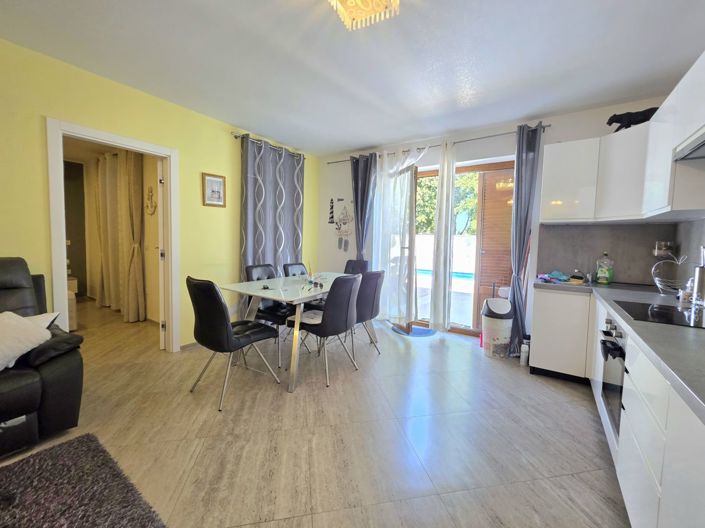 Image No.10-4 Bed Property for sale