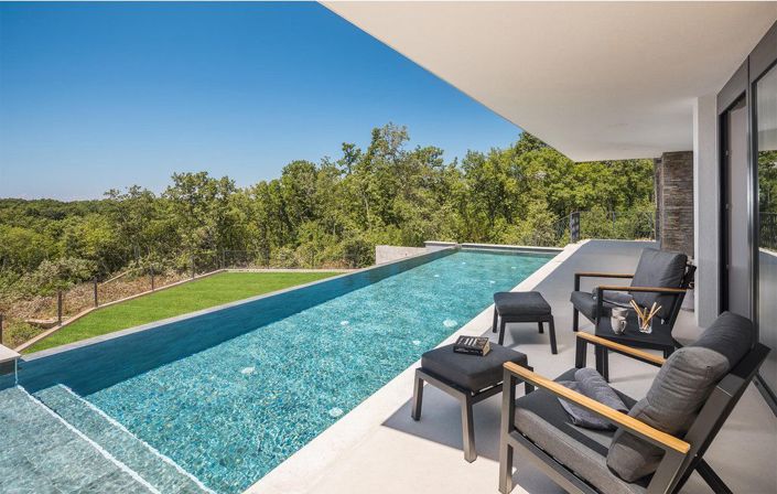 Image No.2-4 Bed Property for sale