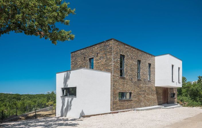 Image No.3-Propriété de 4 chambres à vendre à Buje