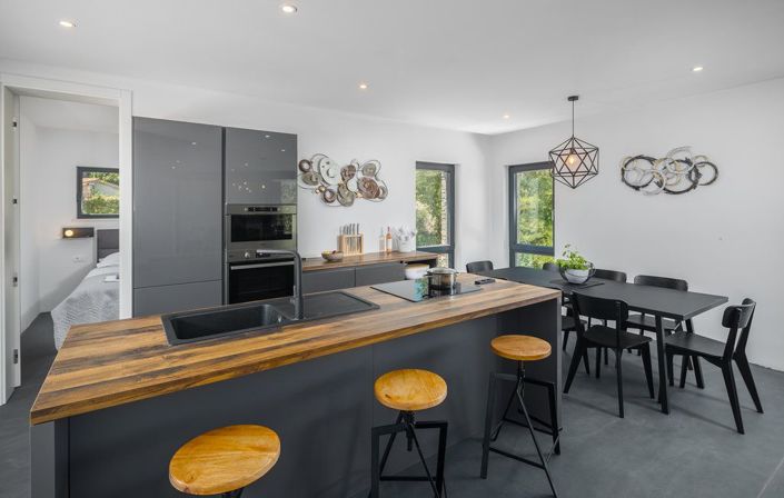 Image No.6-Propriété de 4 chambres à vendre à Buje