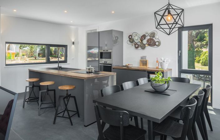 Image No.8-Propriété de 4 chambres à vendre à Buje