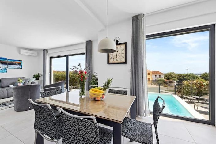 Image No.11-3 Bed Property for sale