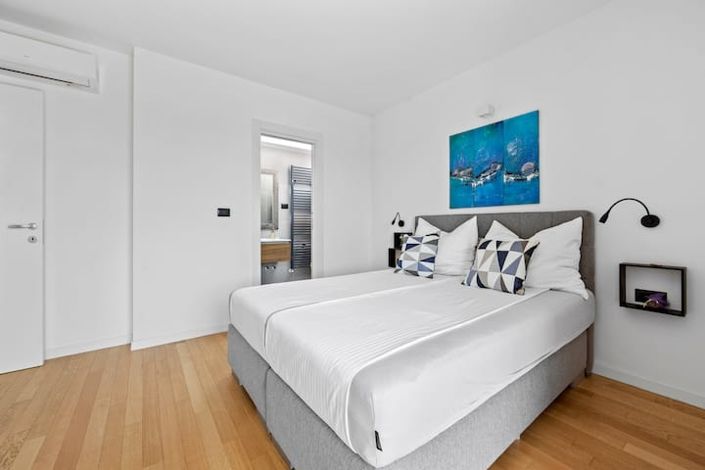 Image No.14-3 Bed Property for sale