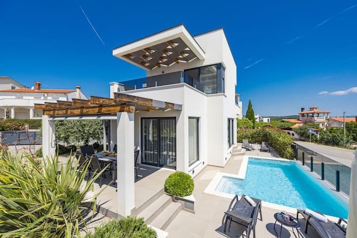 Image No.3-3 Bed Property for sale