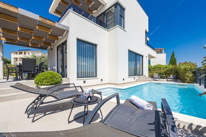 Image No.4-3 Bed Property for sale