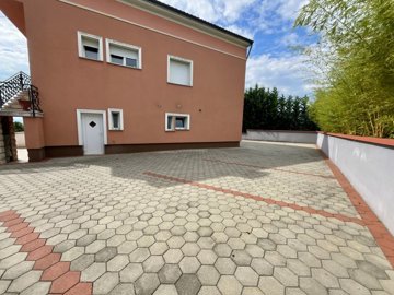 142681-546311