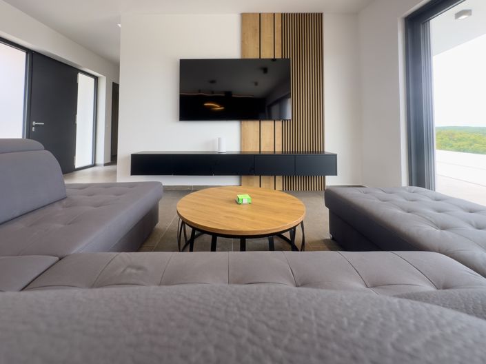 Image No.10-4 Bed Property for sale