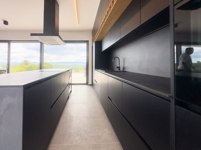 Image No.7-4 Bed Property for sale