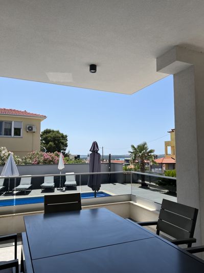 Image No.8-5 Bed Property for sale