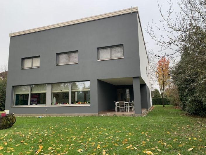 Image No.2-4 Bed Property for sale