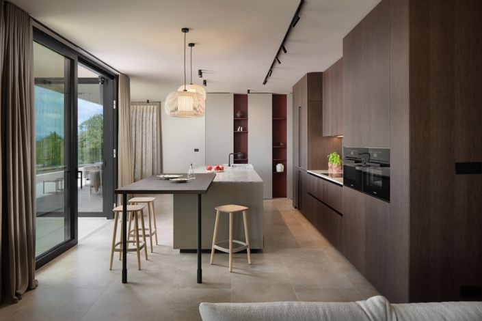 Image No.15-4 Bed Property for sale