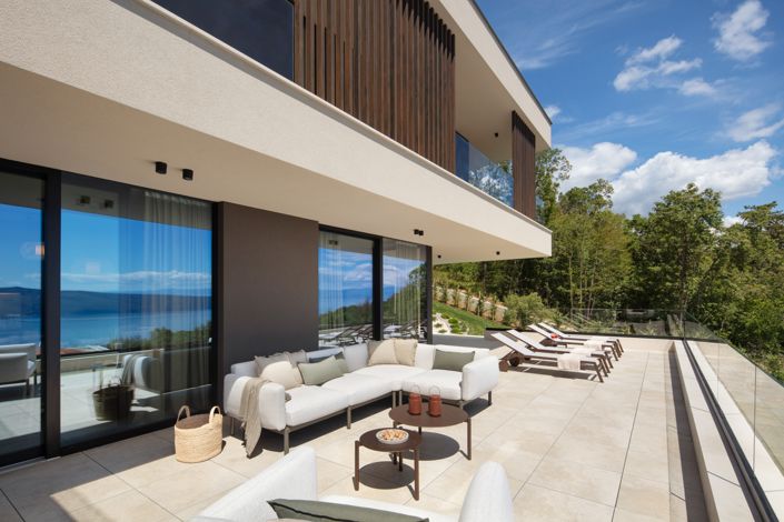 Image No.9-4 Bed Property for sale