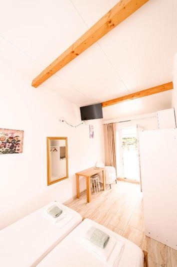 Image No.4-8 Bed Property for sale