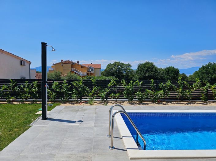 Image No.4-4 Bed Property for sale