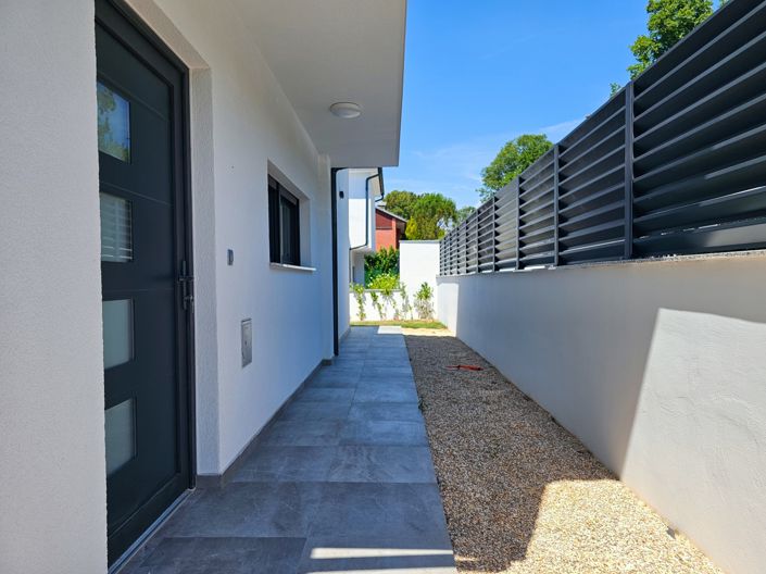 Image No.7-4 Bed Property for sale