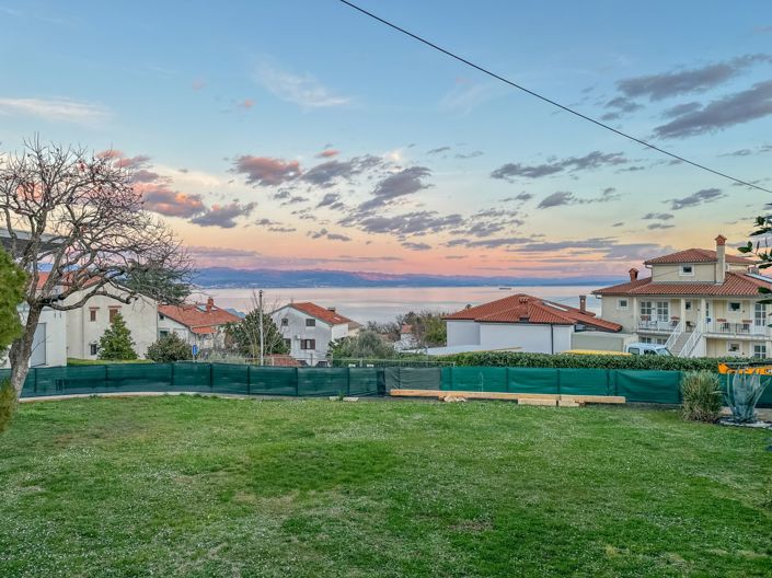 Image No.10-5 Bed Property for sale