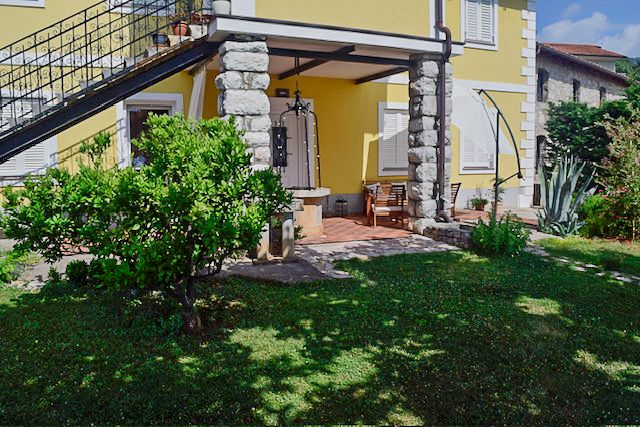 Image No.15-5 Bed Property for sale