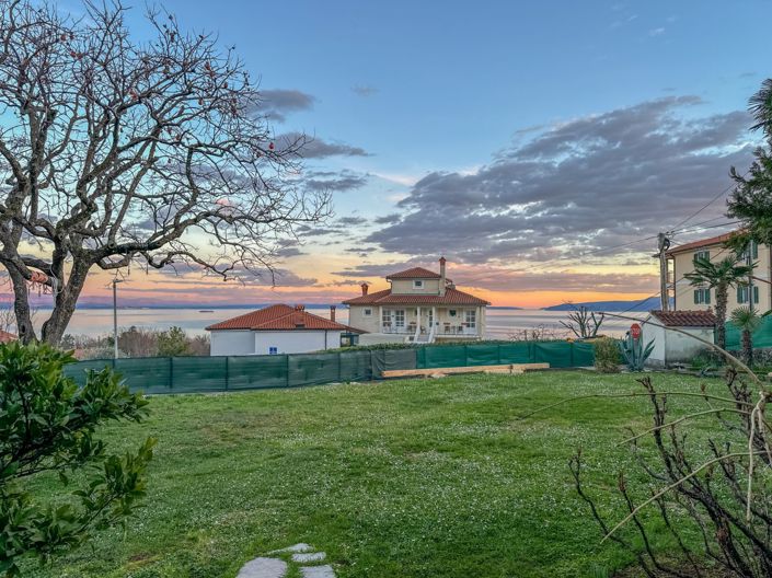 Image No.17-5 Bed Property for sale