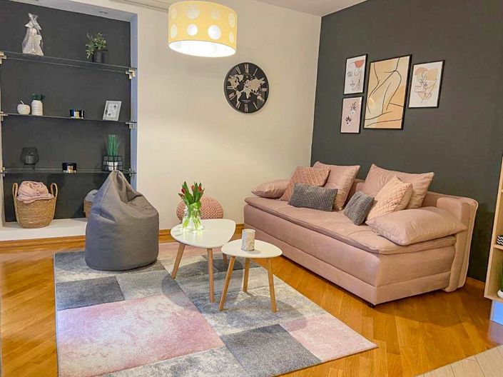 Image No.18-5 Bed Property for sale