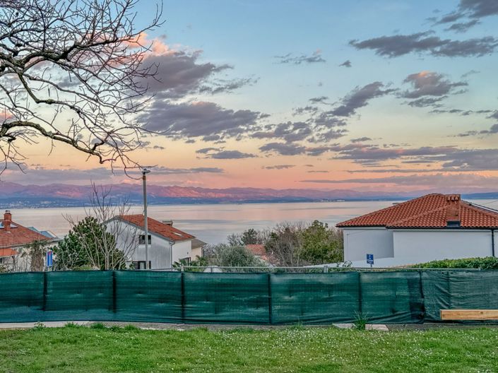 Image No.2-5 Bed Property for sale