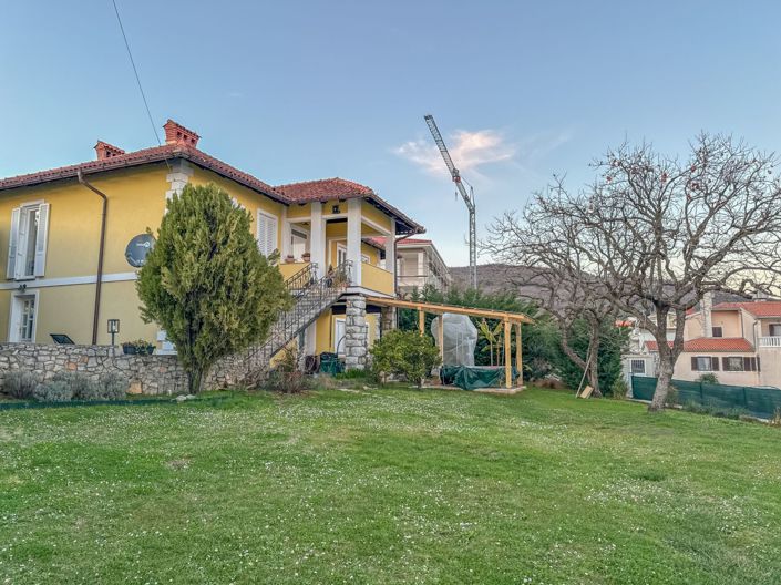 Image No.22-5 Bed Property for sale