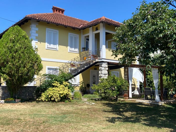 Image No.3-5 Bed Property for sale