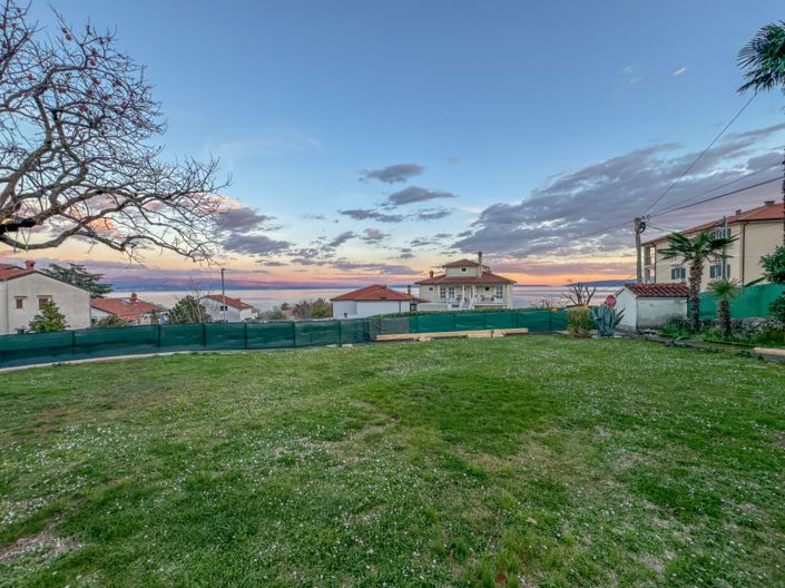 Image No.8-5 Bed Property for sale