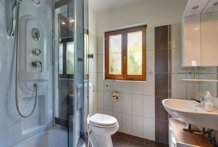 Image No.24-4 Bed Property for sale