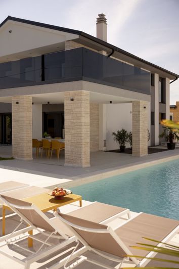 Image No.13-4 Bed Property for sale