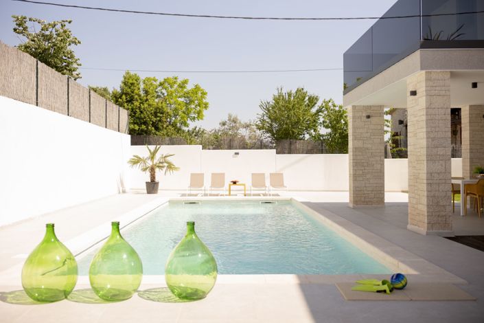 Image No.4-4 Bed Property for sale