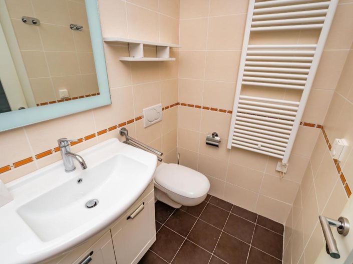 Image No.14-12 Bed Property for sale