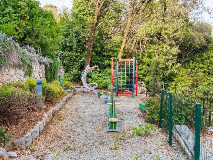 Image No.6-12 Bed Property for sale