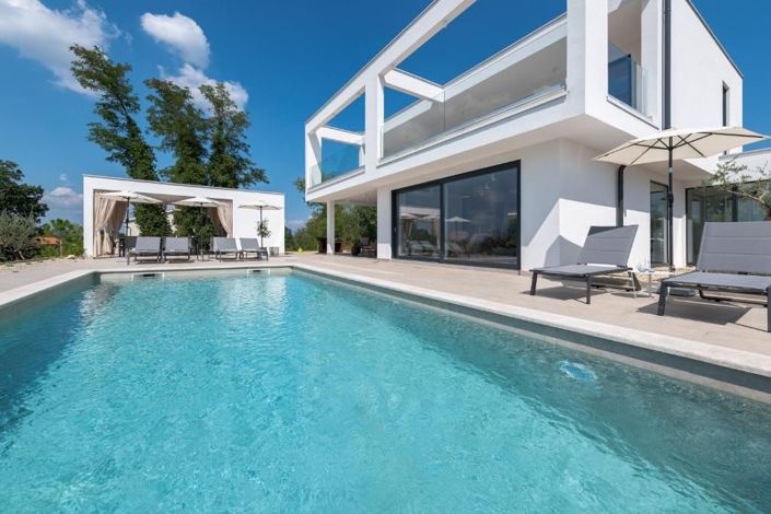 Image No.2-4 Bed Property for sale