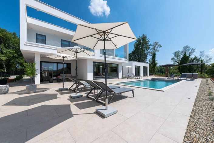 Image No.3-4 Bed Property for sale