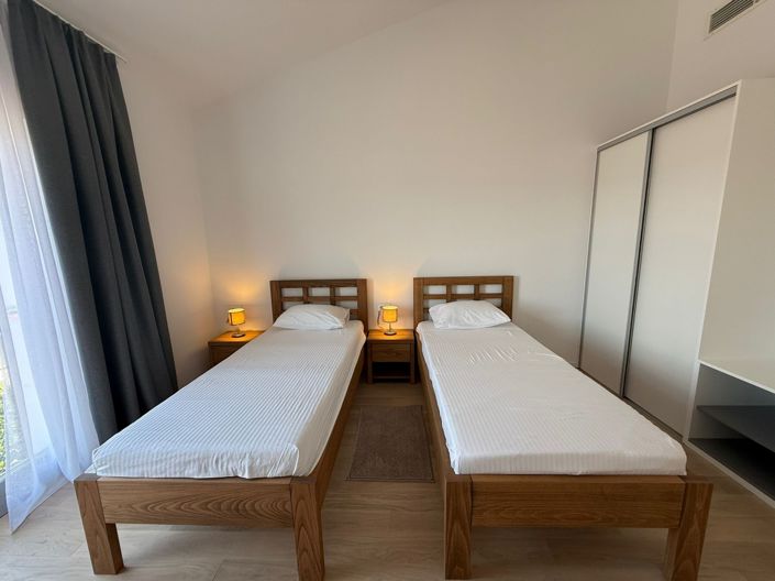 Image No.15-2 Bed Property for sale