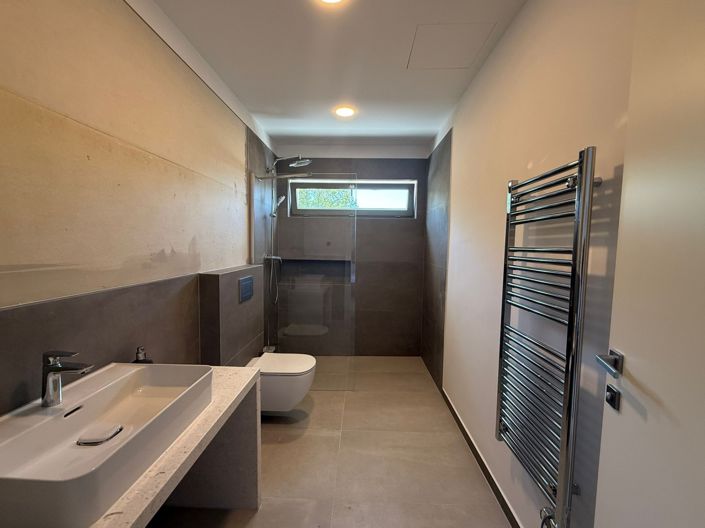 Image No.16-2 Bed Property for sale