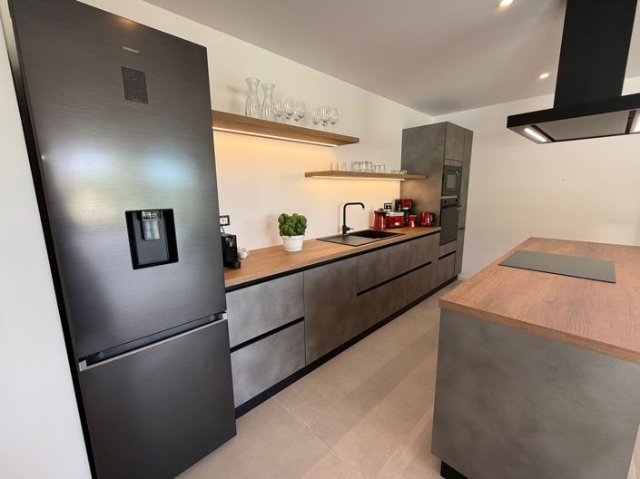 Image No.24-2 Bed Property for sale