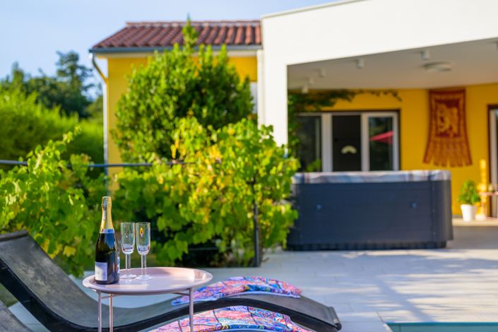 Image No.11-3 Bed Property for sale