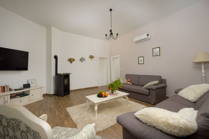 Image No.14-3 Bed Property for sale