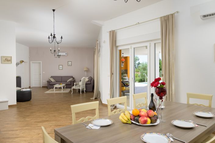 Image No.19-3 Bed Property for sale