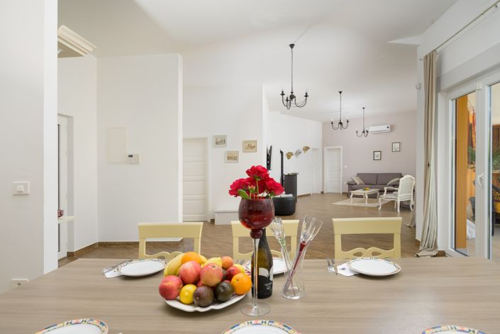 Image No.21-3 Bed Property for sale