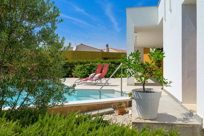 Image No.7-3 Bed Property for sale