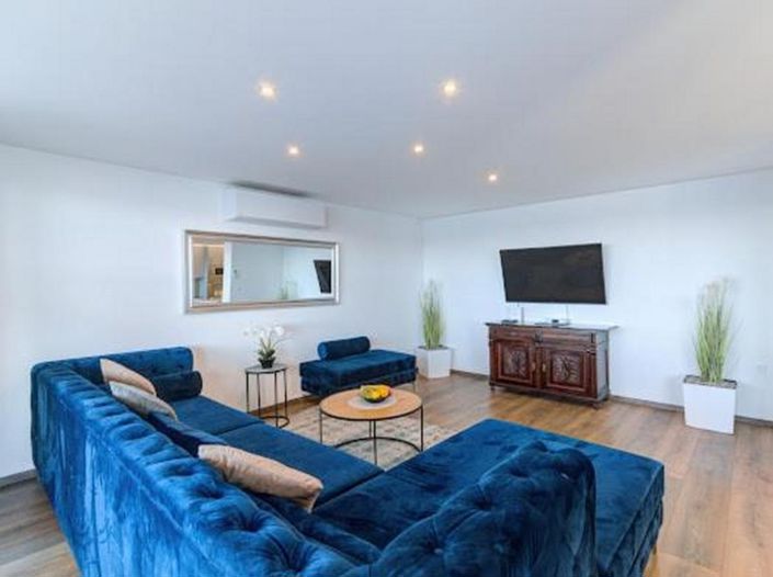 Image No.11-4 Bed Property for sale