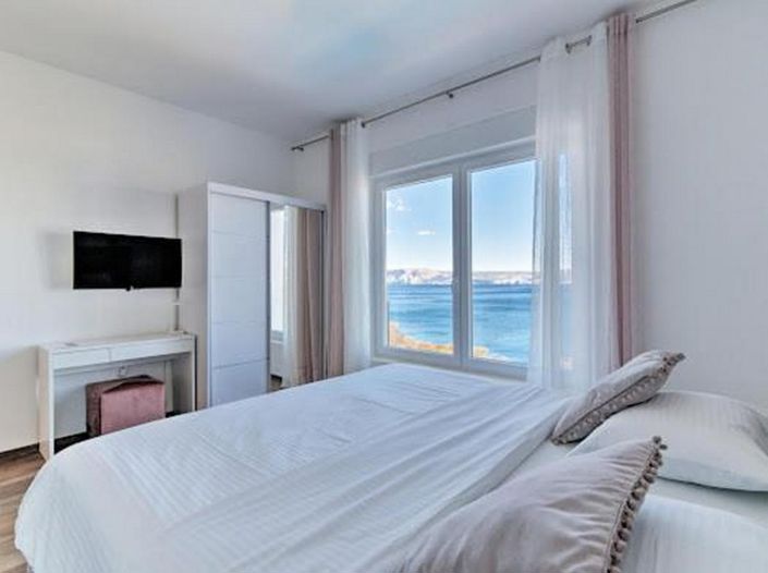 Image No.21-4 Bed Property for sale